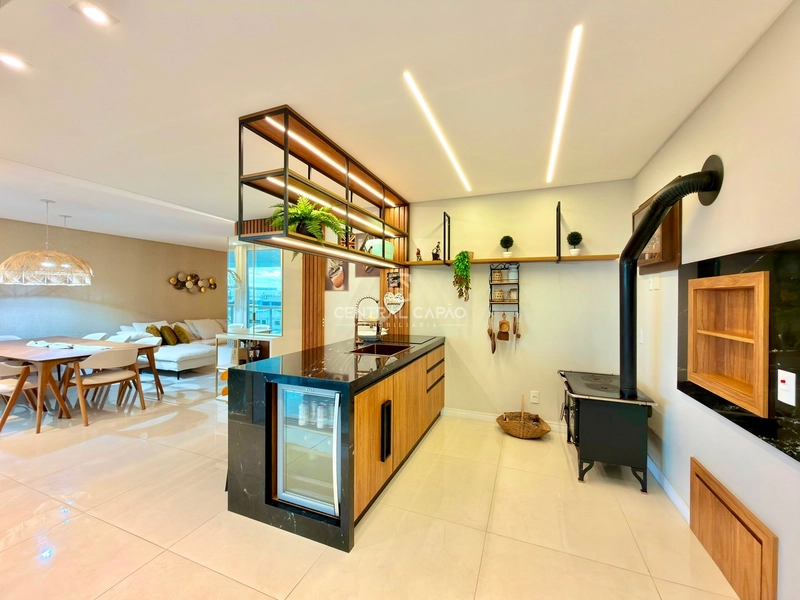 Apartamento 2 dormitórios com sacada de frente alto padrão: 9ª foto da galeria de imagens do imóvel