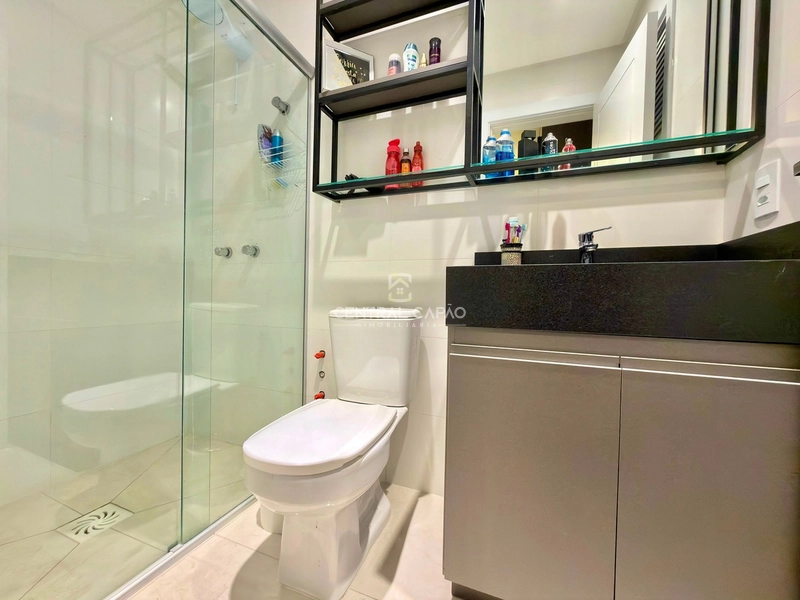 Apartamento 2 dormitórios com sacada de frente alto padrão: 17ª foto da galeria de imagens do imóvel