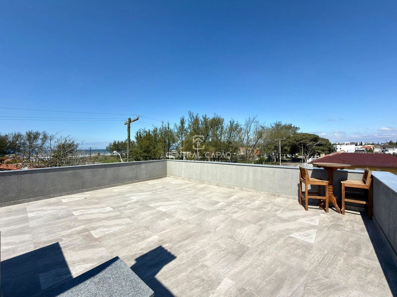 Casa com terraço à apenas 50 metros da praia à venda: 33ª foto da galeria de imagens do imóvel