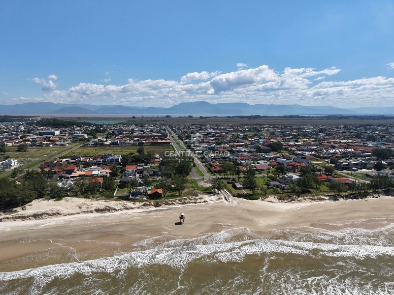 Casa com terraço à apenas 50 metros da praia à venda: 42ª foto da galeria de imagens do imóvel