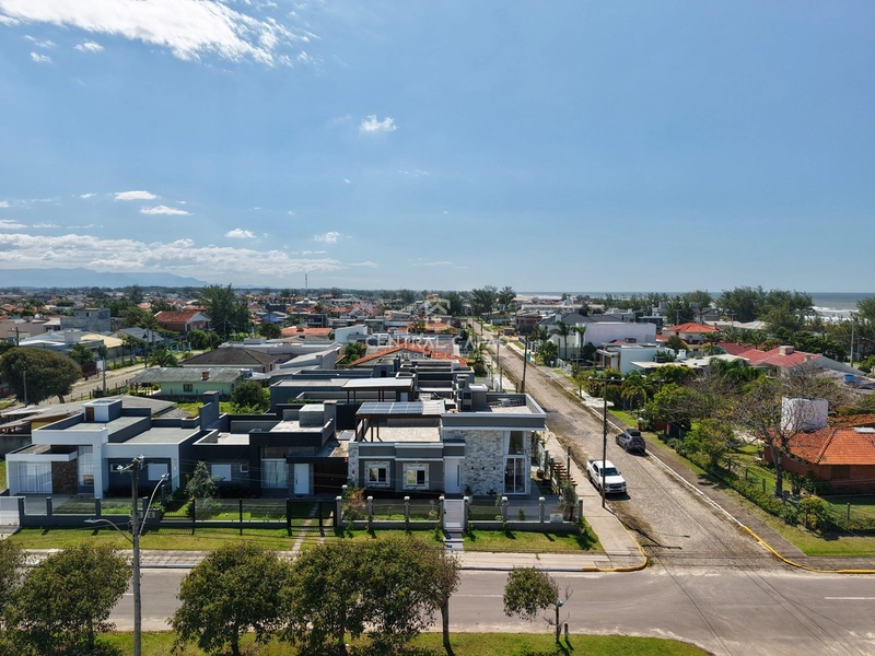 Casa com terraço à apenas 50 metros da praia à venda: 35ª foto da galeria de imagens do imóvel