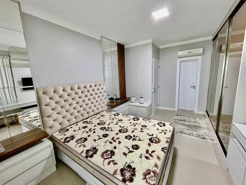 Apartamento de frente para praça.: 9ª foto da galeria de imagens do imóvel