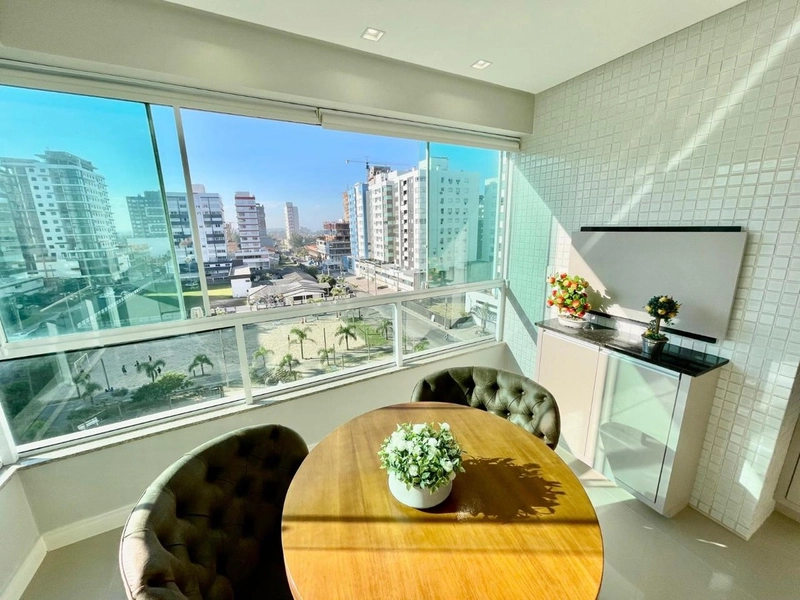 Apartamento de frente para praça.: 33ª foto da galeria de imagens do imóvel