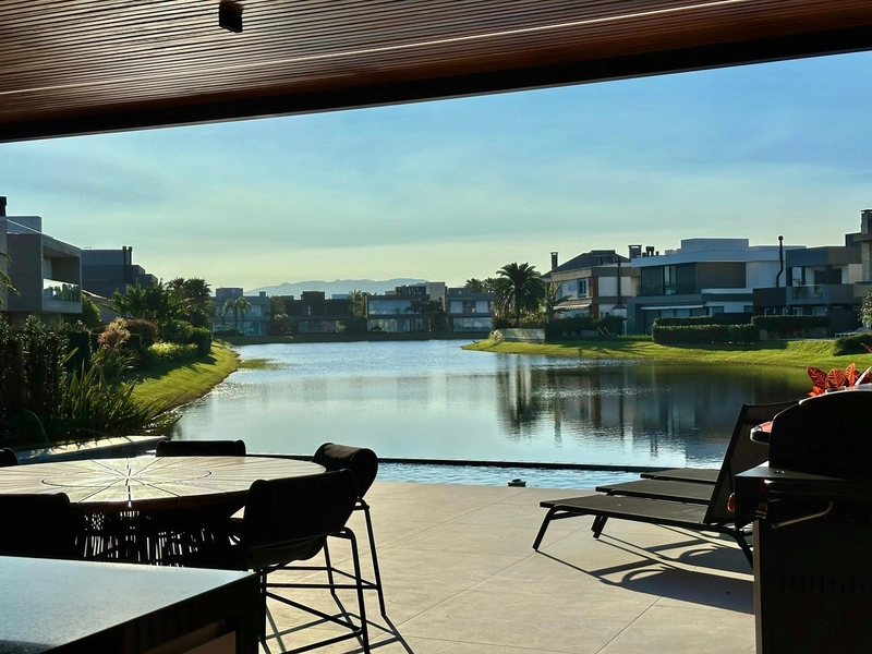 Sobrado com vista para o lago em condomínio em Xangri-Lá: 45ª foto da galeria de imagens do imóvel