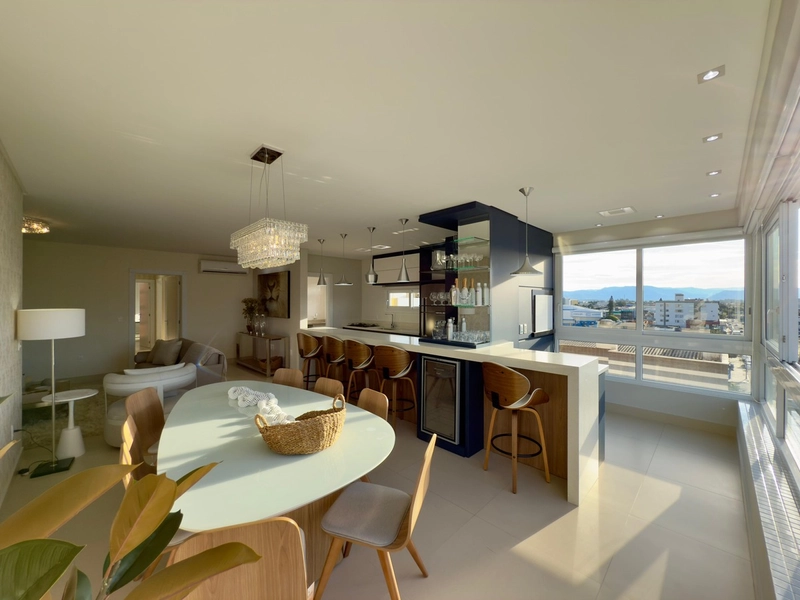 Lindo apartamento de 3 dormitórios decorado - Centro de Capão da Canoa: 2ª foto da galeria de imagens do imóvel