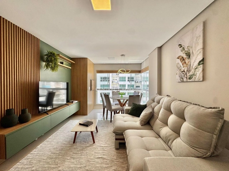 APARTAMENTO DOIS DORMITÓRIOS E DUAS SUÍTES.