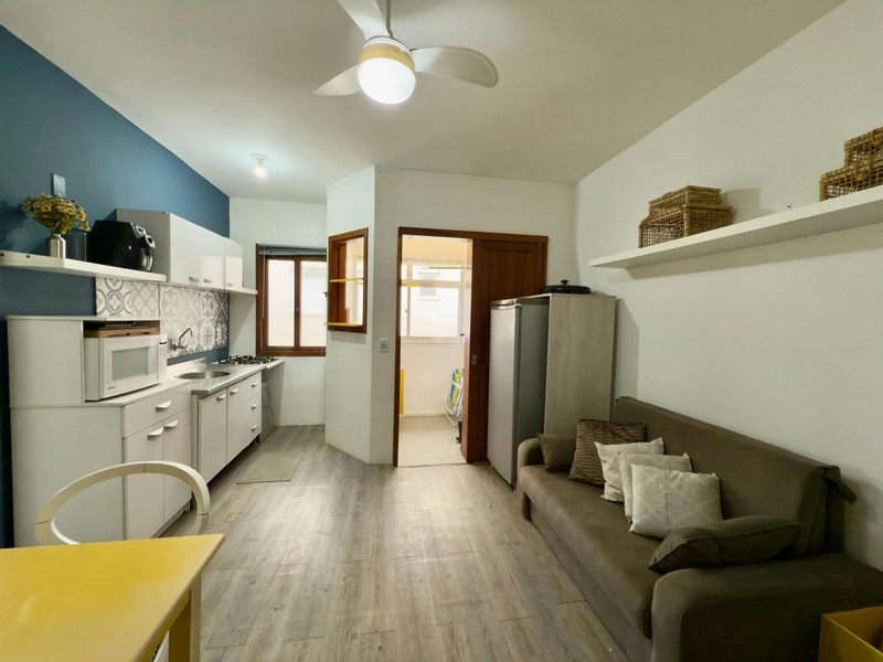 Apartamento de 1 dormitório com box de garagem em Capão da Canoa: 3ª foto da galeria de imagens do imóvel