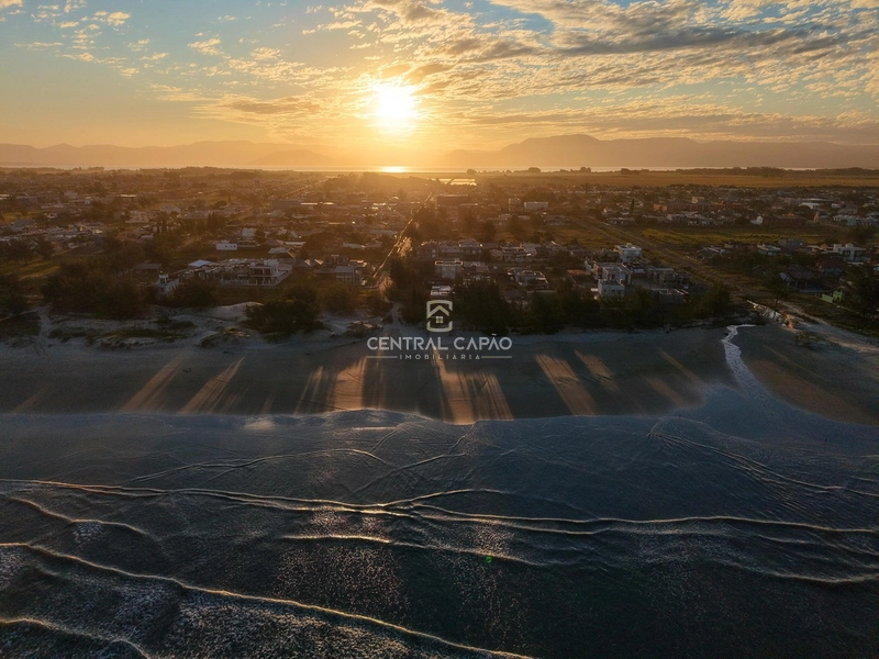 Sobrado alto padrão à uma quadra do mar à venda em Capão: 46ª foto da galeria de imagens do imóvel