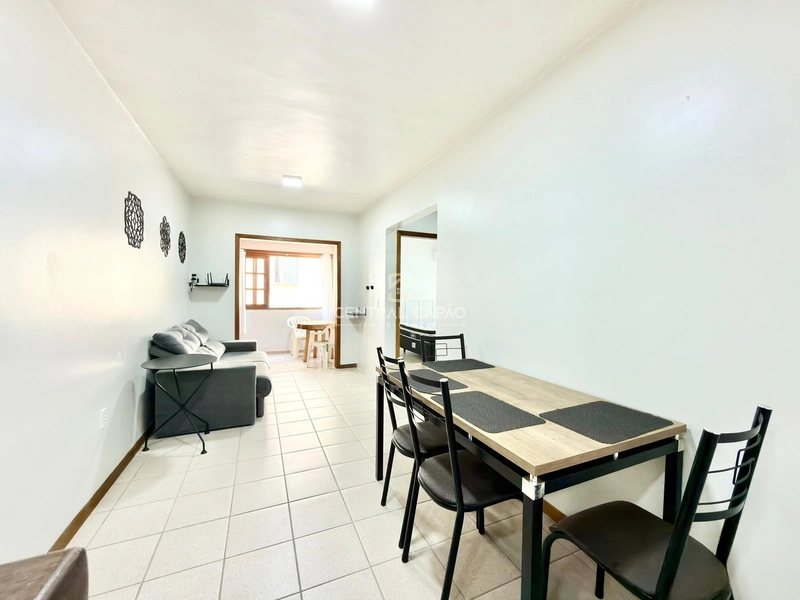 Apartamento 2 dormitórios à uma quadra do mar à venda em Capão: 2ª foto da galeria de imagens do imóvel