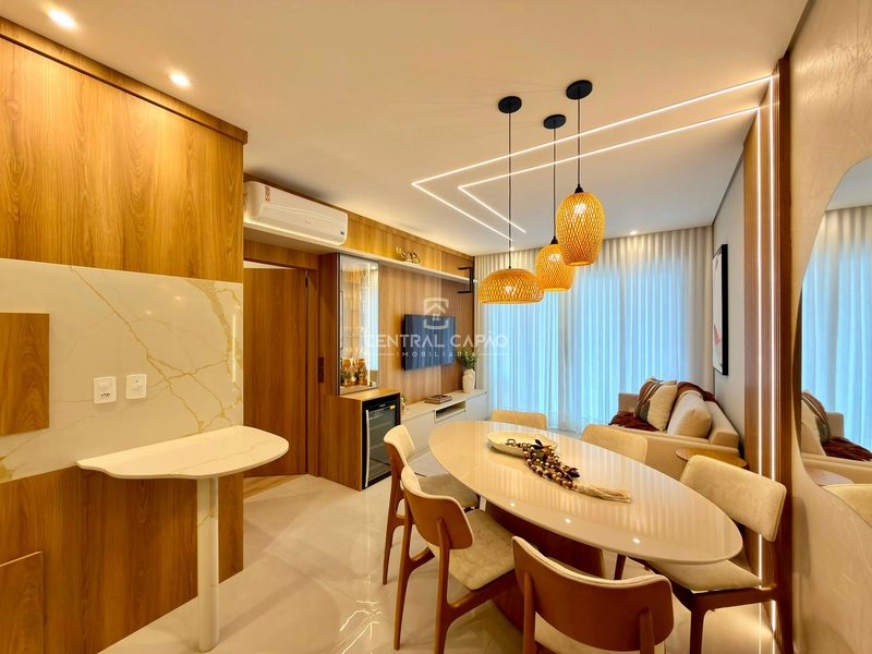 Apartamento 2 dormitórios com sacada de frente à uma quadra do mar: 3ª foto da galeria de imagens do imóvel