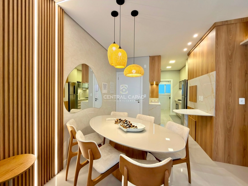 Apartamento 2 dormitórios com sacada de frente à uma quadra do mar: 6ª foto da galeria de imagens do imóvel