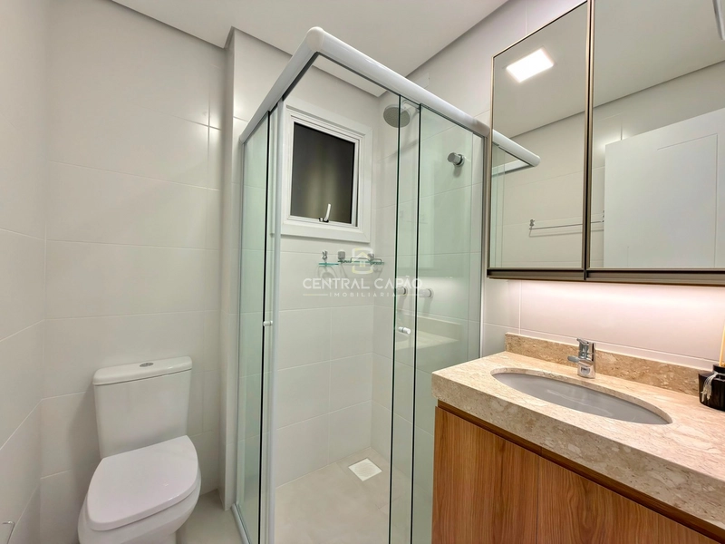 Apartamento 2 dormitórios com sacada de frente à uma quadra do mar: 17ª foto da galeria de imagens do imóvel
