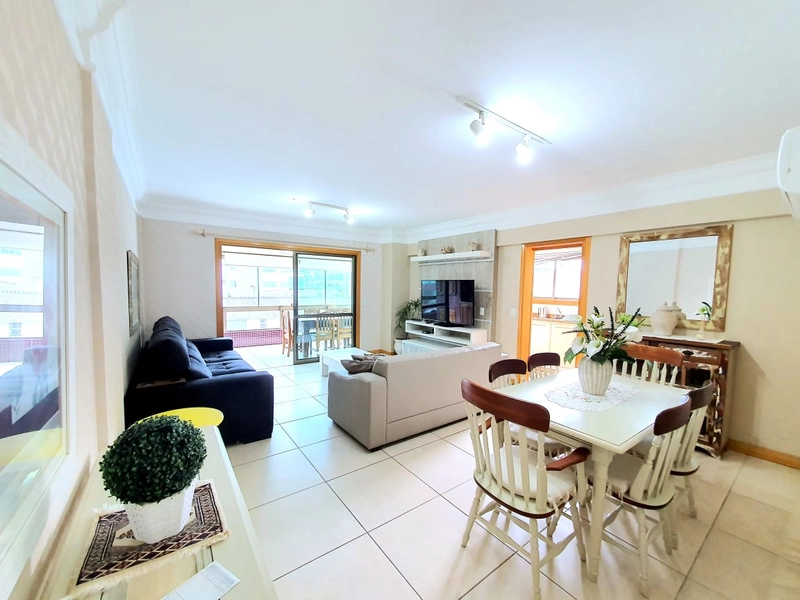 Apartamento de 3 dormitórios com vista para o mar em Capão da Canoa!