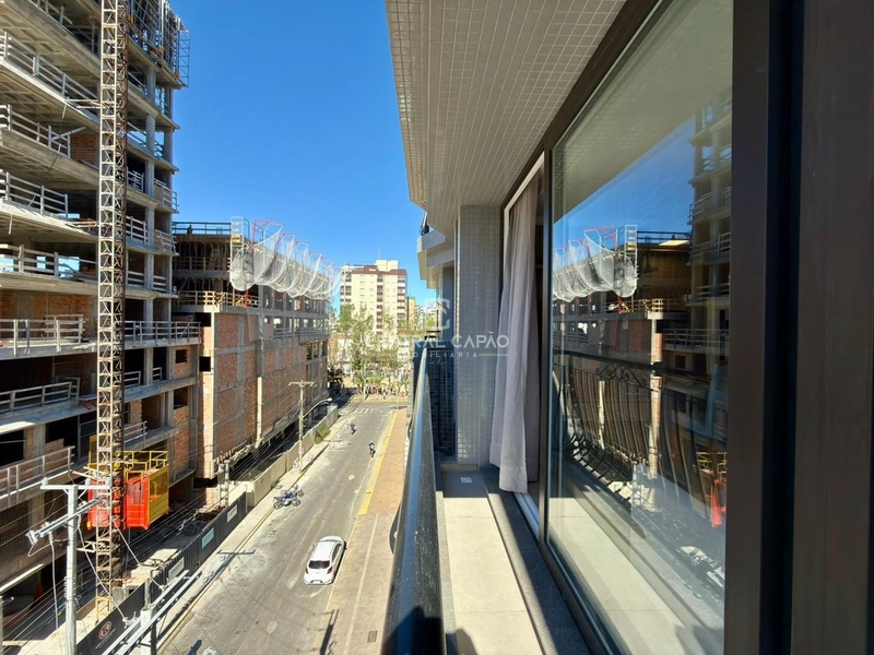 Apartamento de 2 suítes decorado próximo ao mar em Capão da Canoa: 3ª foto da galeria de imagens do imóvel