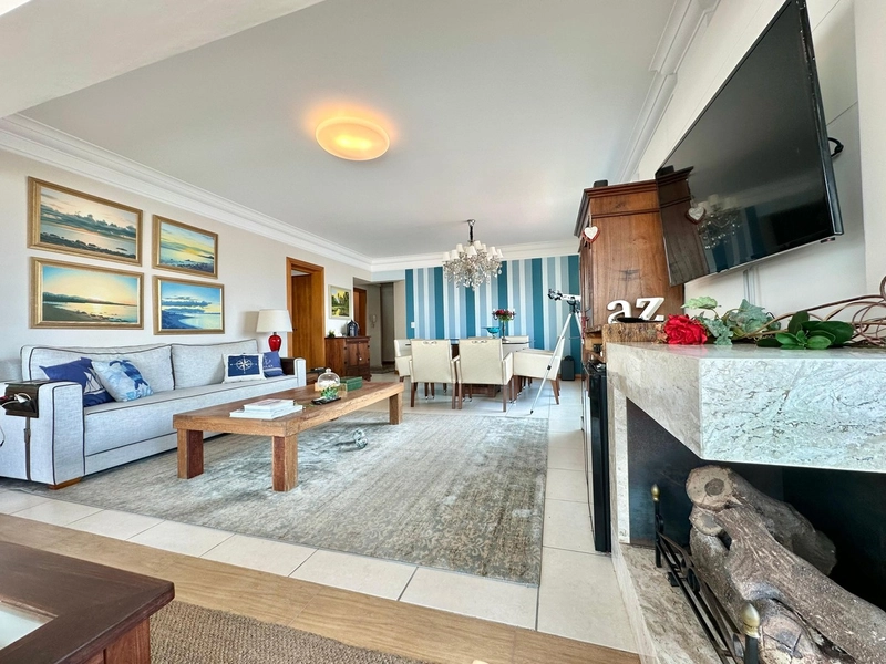 APARTAMENTO À VENDA COM VISTA PARA MAR E PRAÇA - RARIDADE: 9ª foto da galeria de imagens do imóvel
