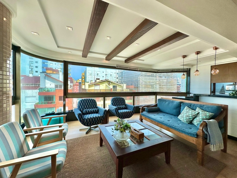 APARTAMENTO À VENDA COM VISTA PARA MAR E PRAÇA - RARIDADE: 10ª foto da galeria de imagens do imóvel