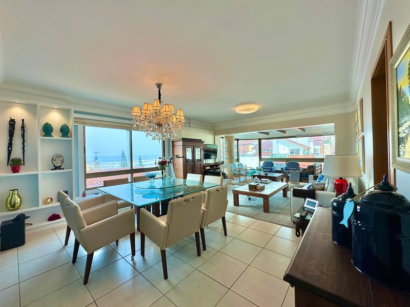 APARTAMENTO À VENDA COM VISTA PARA MAR E PRAÇA - RARIDADE: 4ª foto da galeria de imagens do imóvel