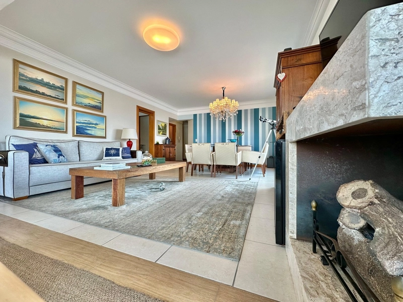 APARTAMENTO À VENDA COM VISTA PARA MAR E PRAÇA - RARIDADE: 5ª foto da galeria de imagens do imóvel