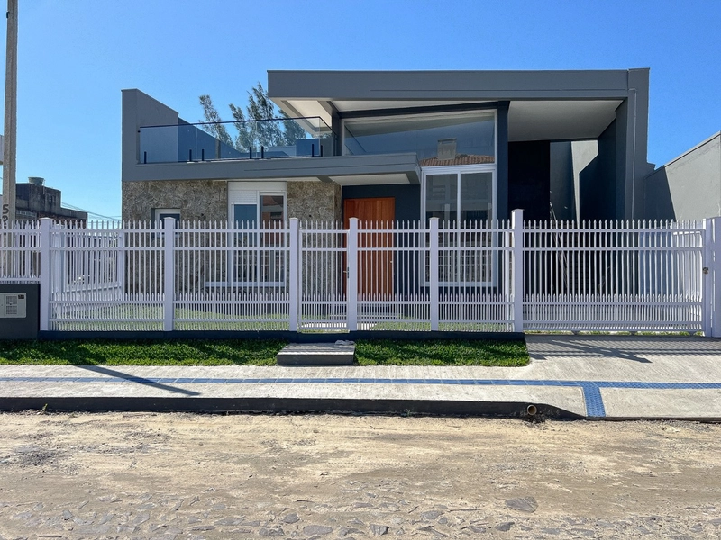 CASA À VENDA COM 130M² NO BAIRRO ARAÇÁ!: 1ª foto da galeria de imagens do imóvel