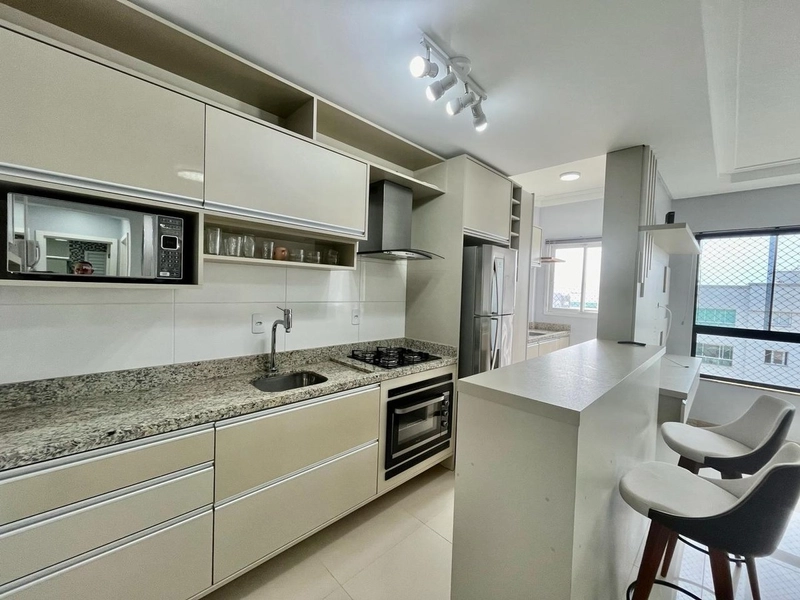 Apartamento de 2 dormitórios mobiliado e decorado em Capão da Canoa: 1ª foto da galeria de imagens do imóvel