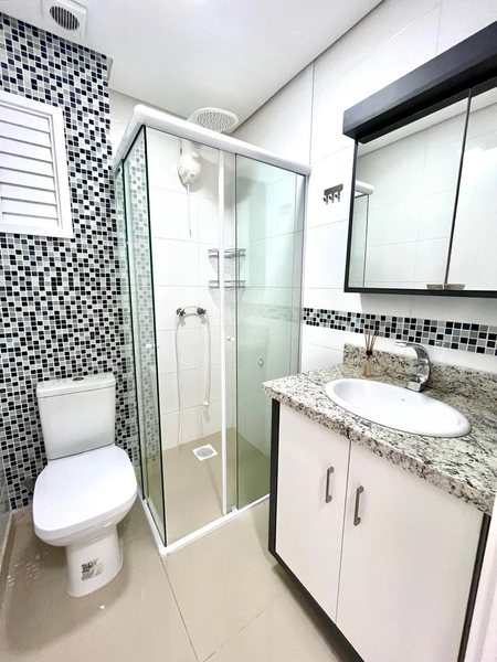 Apartamento de 2 dormitórios mobiliado e decorado em Capão da Canoa: 21ª foto da galeria de imagens do imóvel