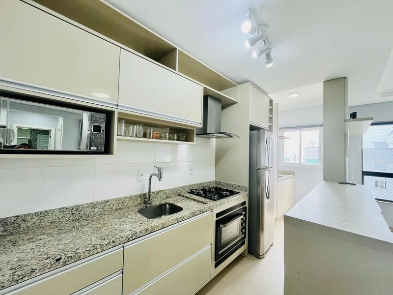 Apartamento de 2 dormitórios mobiliado e decorado em Capão da Canoa: 2ª foto da galeria de imagens do imóvel
