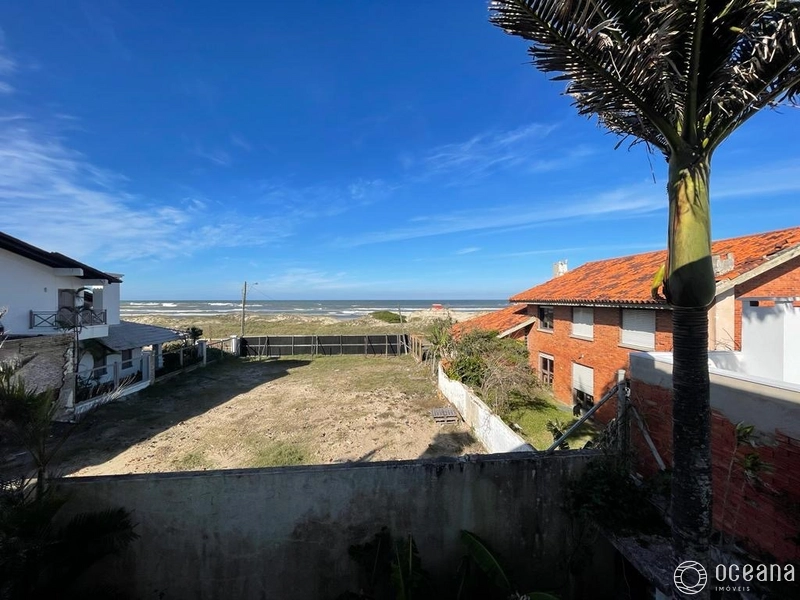 Sobrado em Atlantida: 7ª foto da galeria de imagens do imóvel