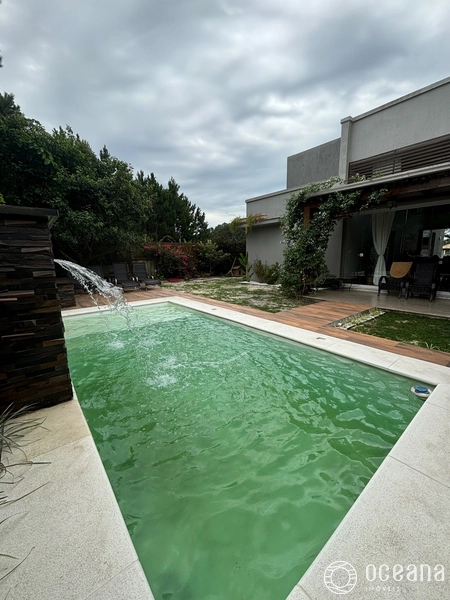 Casa 3 dormitórios com piscina, mobiliada e decorada em Atlântida.: 31ª foto da galeria de imagens do imóvel