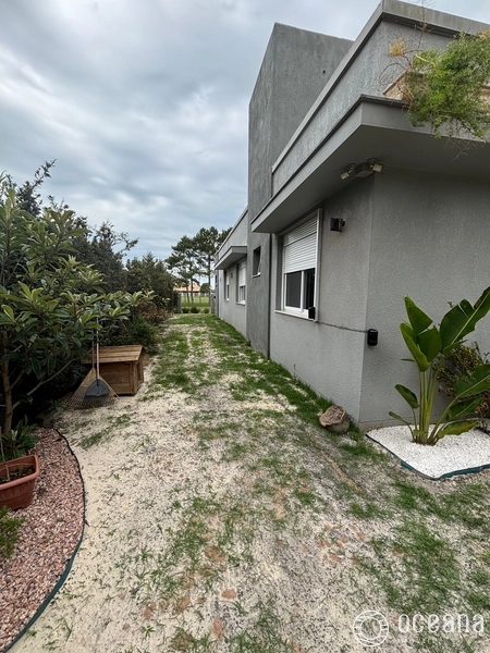 Casa 3 dormitórios com piscina, mobiliada e decorada em Atlântida.: 34ª foto da galeria de imagens do imóvel
