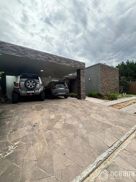 Casa 3 dormitórios com piscina, mobiliada e decorada em Atlântida.: 2ª foto da galeria de imagens do imóvel