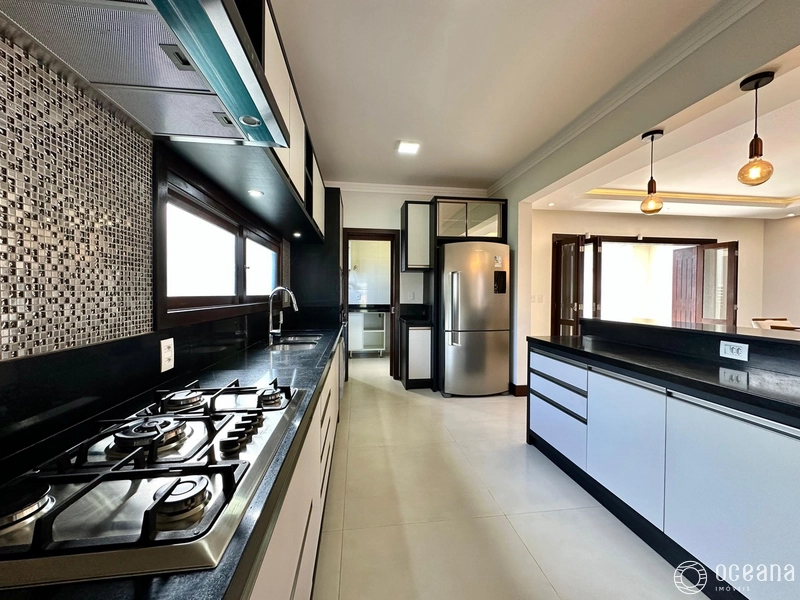 CASA DE ALTO PADRÃO À VENDA EM ATLÂNTIDA: 10ª foto da galeria de imagens do imóvel