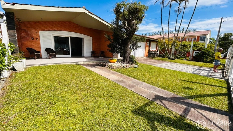 Casa Térrea na divisa de Capão da Canoa com Xangri-lá: 1ª foto da galeria de imagens do imóvel