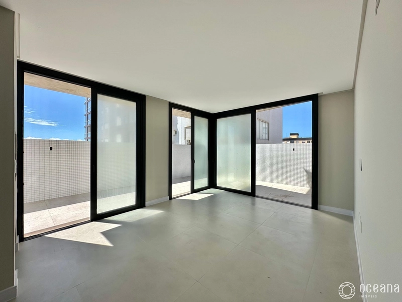APARTAMENTO COM TERRAÇO A POUCOS METROS DO MAR: 4ª foto da galeria de imagens do imóvel