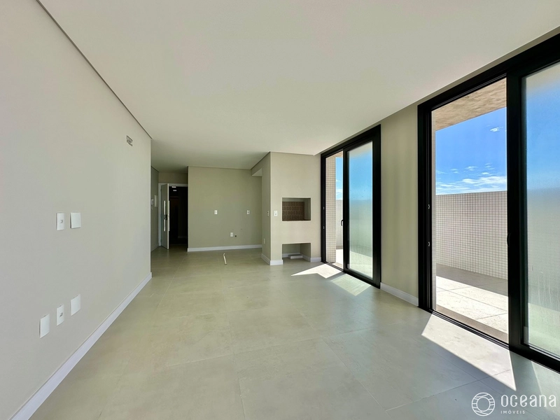 APARTAMENTO COM TERRAÇO A POUCOS METROS DO MAR: 1ª foto da galeria de imagens do imóvel