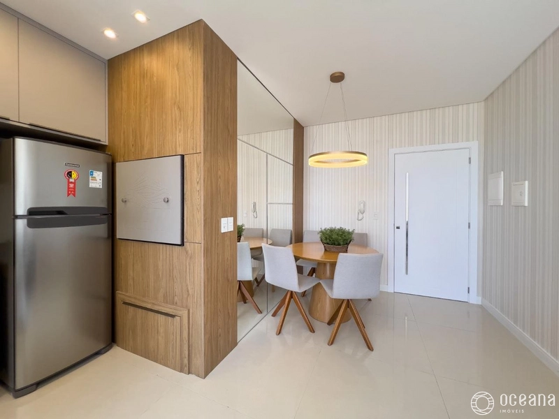 APARTAMENTO DE 02 DORMITÓRIOS FINAMENTE MOBILIADO E DECORADO: 3ª foto da galeria de imagens do imóvel