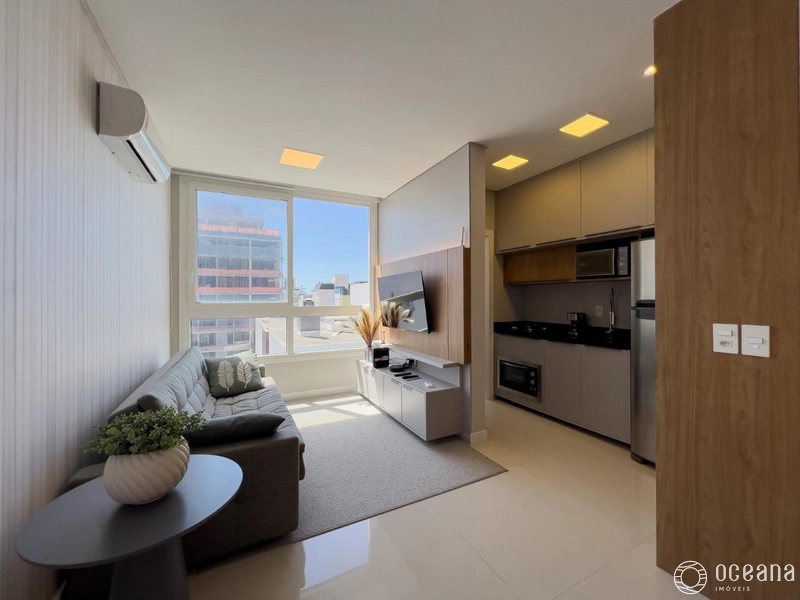 APARTAMENTO DE 02 DORMITÓRIOS FINAMENTE MOBILIADO E DECORADO: 1ª foto da galeria de imagens do imóvel