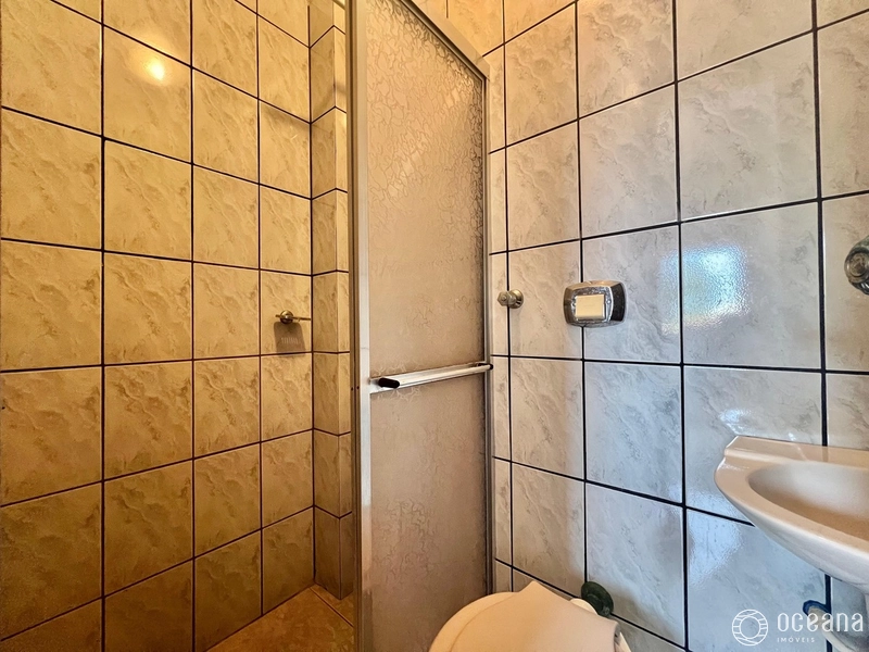 APARTAMENTO DE FRENTE TENDO TODOS OS CÔMODOS COM VISTA PARA O MAR: 16ª foto da galeria de imagens do imóvel