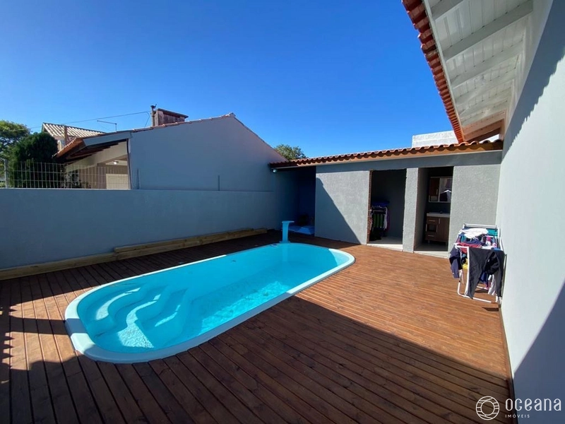 Casa com Piscina na Zona Nova em Capão da Canoa: 2ª foto da galeria de imagens do imóvel