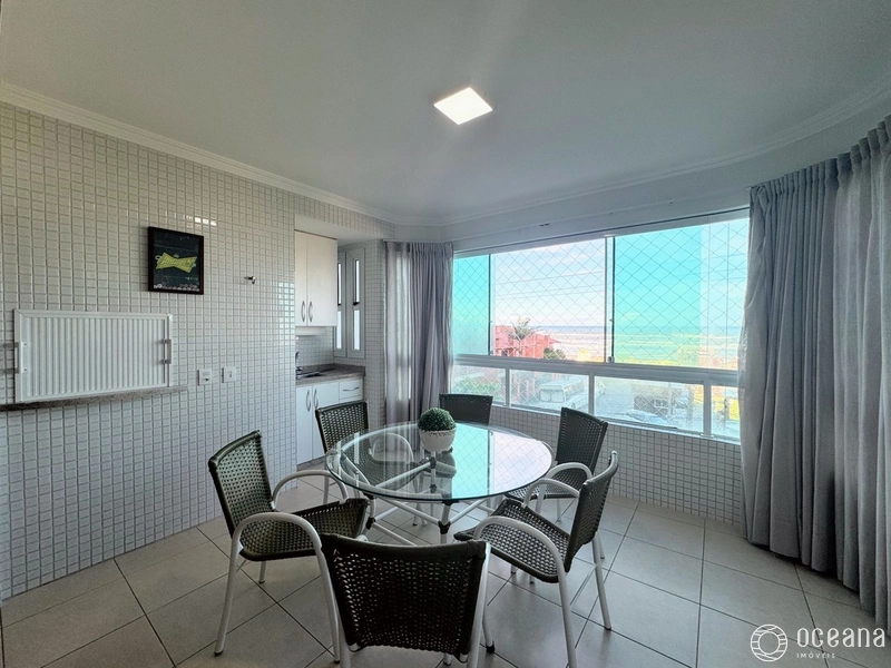 AMPLO APARTAMENTO DE 03 DORMITÓRIOS COM SACADA DE FRENTE E VISTA MAR: 4ª foto da galeria de imagens do imóvel