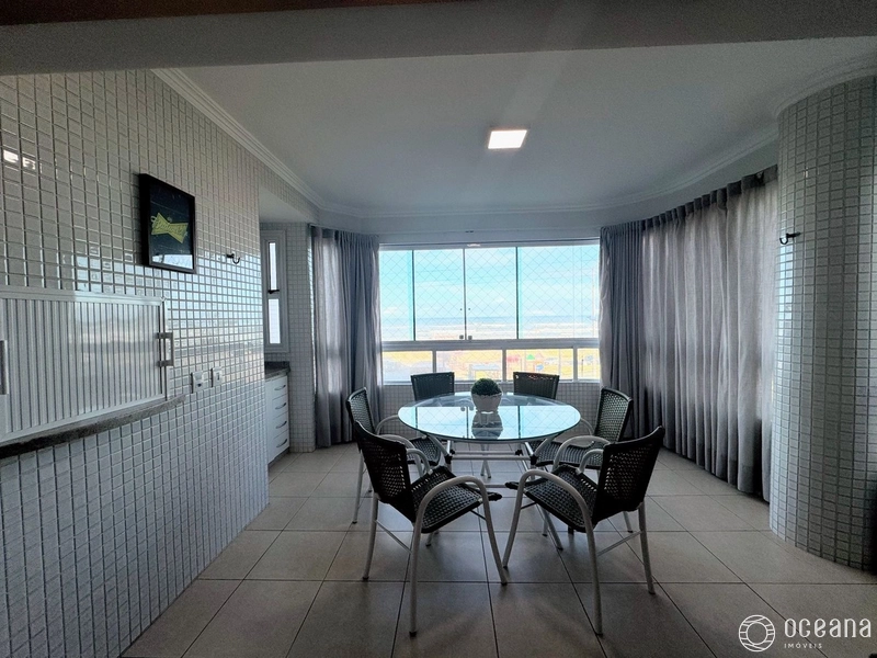 AMPLO APARTAMENTO DE 03 DORMITÓRIOS COM SACADA DE FRENTE E VISTA MAR: 2ª foto da galeria de imagens do imóvel