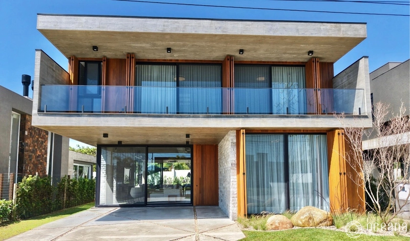 Casa de alto padrão em condomínio fechado!