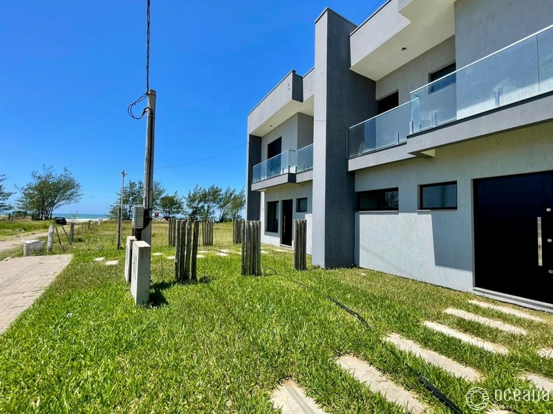 CASA SOBRADO POUCOS METROS DO MAR!: 1ª foto da galeria de imagens do imóvel