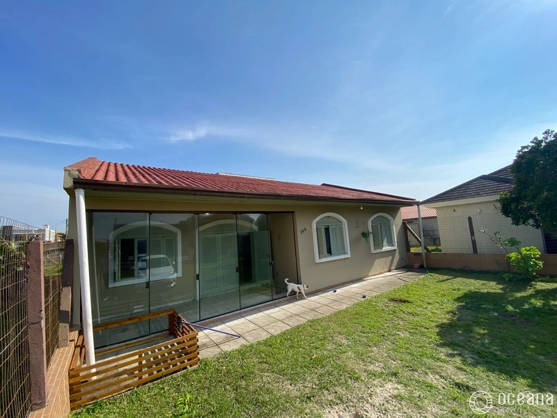 Casa em Capão da Canoa, apenas uma quadra do Mar.: 3ª foto da galeria de imagens do imóvel