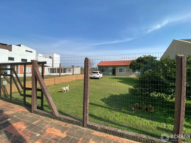 Casa em Capão da Canoa, apenas uma quadra do Mar.: 4ª foto da galeria de imagens do imóvel