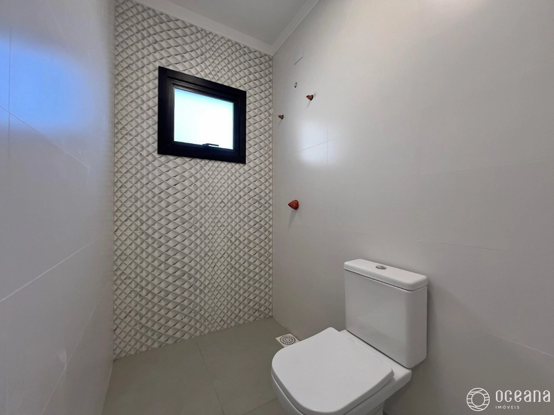 CASA TERRENO INTEIRO - LADO MAR - MODERNA - NOVA NUNCA HABITADA: 9ª foto da galeria de imagens do imóvel