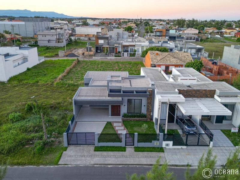 CASA TERRENO INTEIRO - LADO MAR - MODERNA - NOVA NUNCA HABITADA: 2ª foto da galeria de imagens do imóvel
