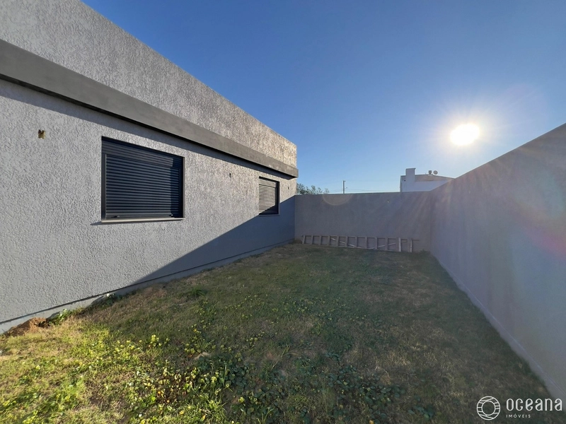CASA TERRENO INTEIRO - LADO MAR - MODERNA - NOVA NUNCA HABITADA: 14ª foto da galeria de imagens do imóvel