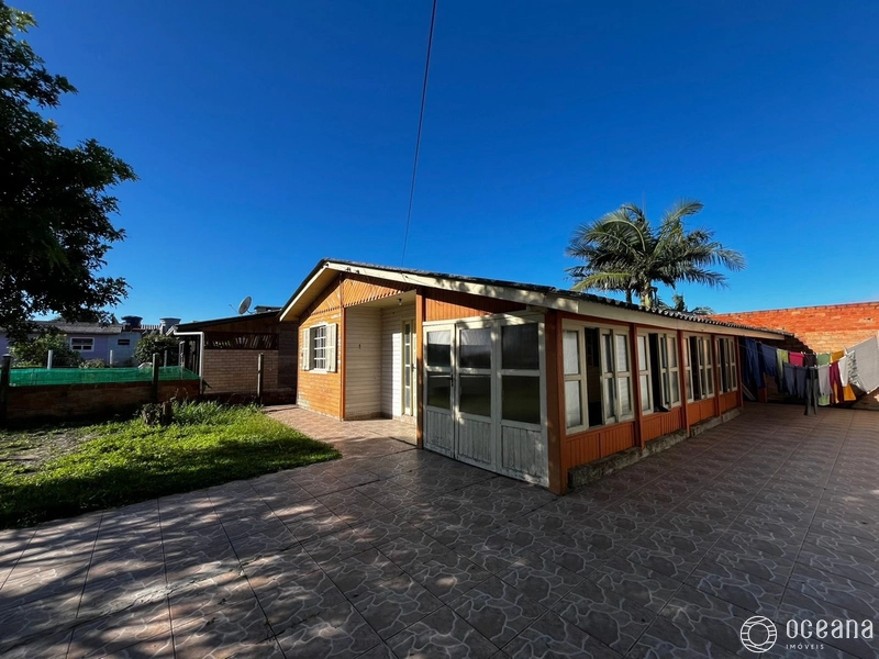 CASA DE 01 DORMITÓRIO PODENDO TRANSFORMAR EM 02 DORMITÓRIOS!