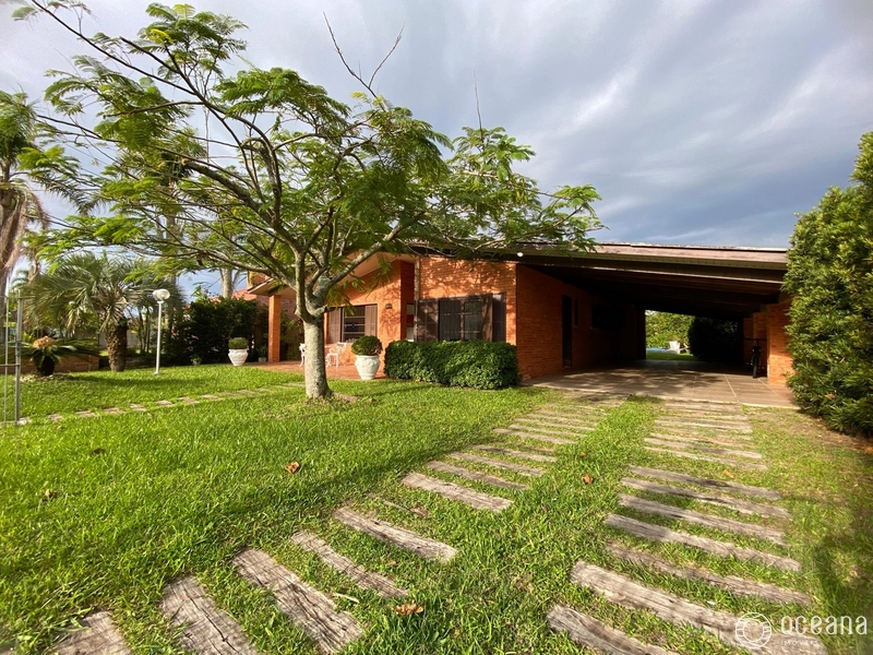 CASA EM ATLÂNTIDA A POUCOS PASSOS DO MAR E ROUBADINHAS!: 1ª foto da galeria de imagens do imóvel
