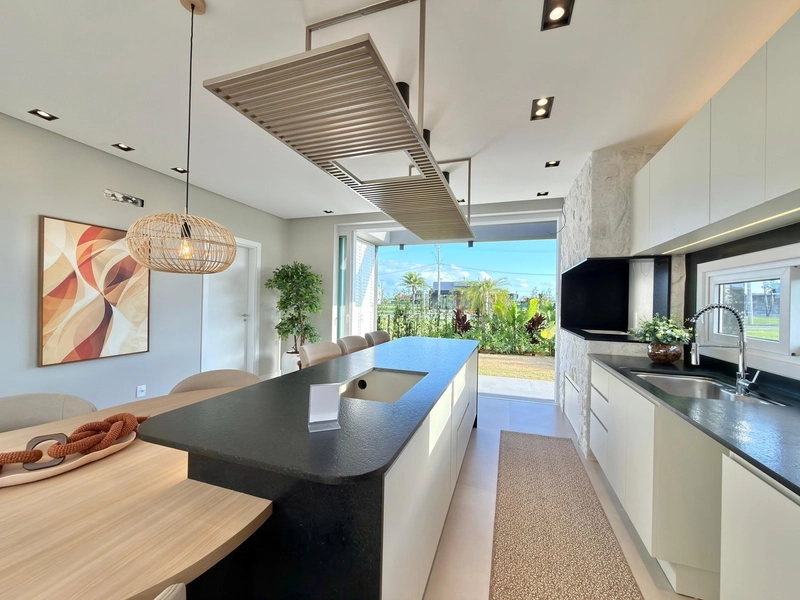 CASA EM CONDOMÍNIO FECHADO EM XANGRI-LÁ: 11ª foto da galeria de imagens do imóvel